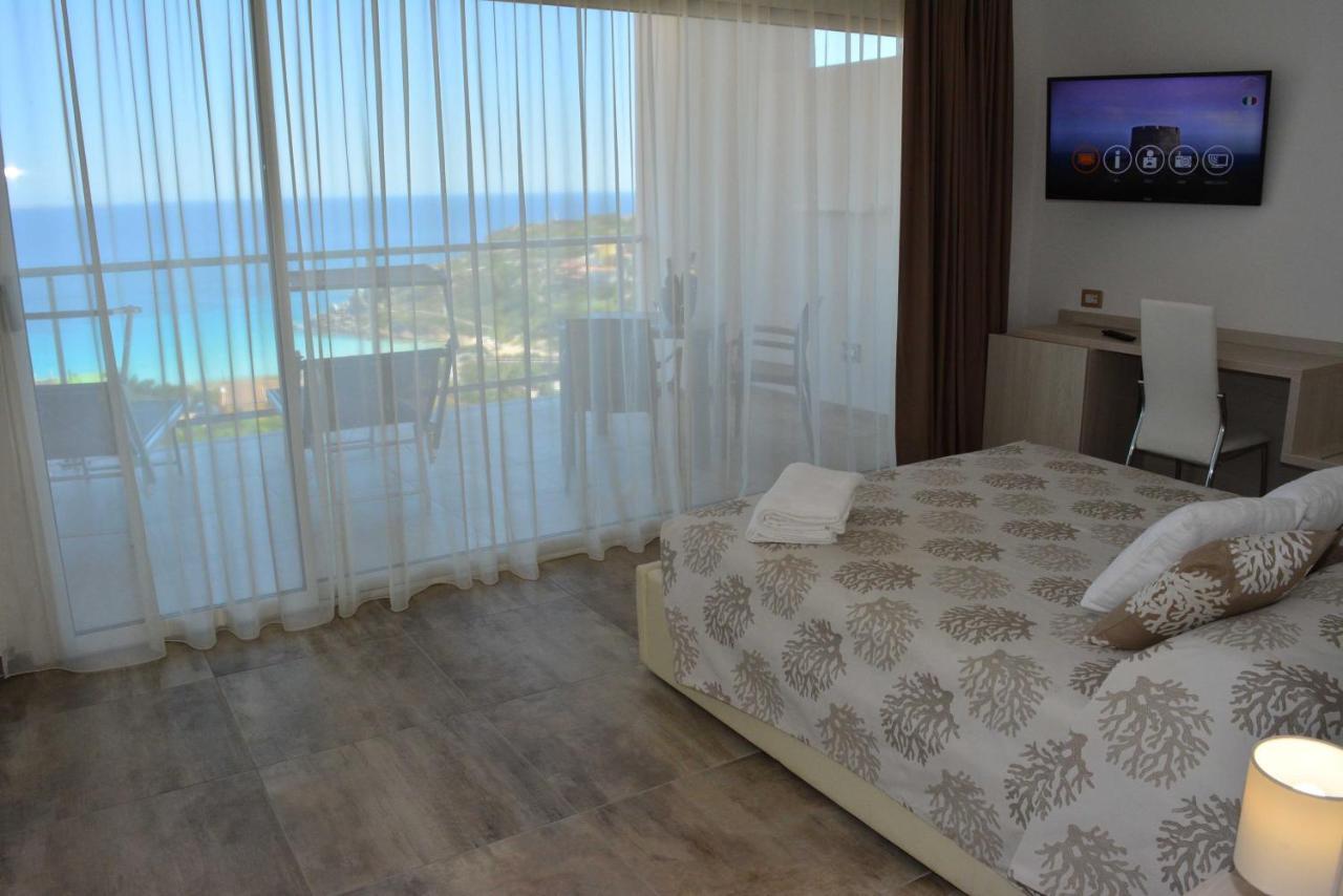Hotel La Contessa ซานตา เตเรซา กัลลูรา ภายนอก รูปภาพ