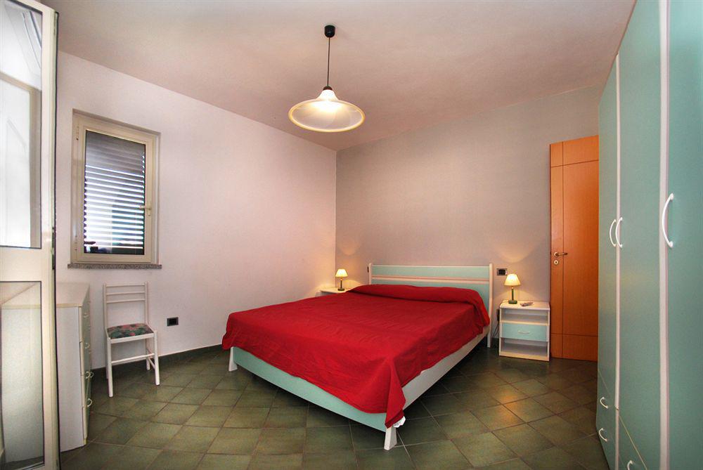 Hotel La Contessa ซานตา เตเรซา กัลลูรา ภายนอก รูปภาพ